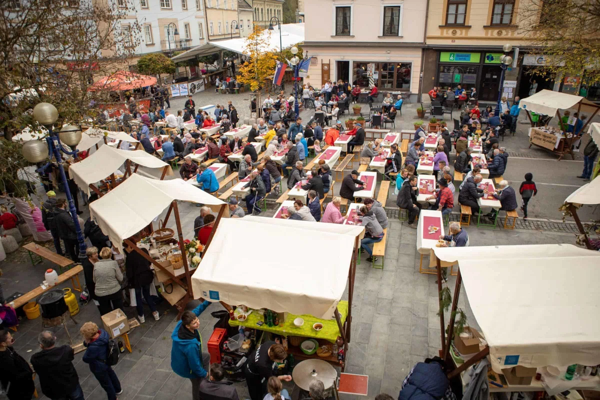 FOTOGALERIJA: Slovenjgraške gostilne in velika gasilska parada