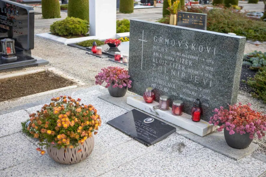 Z obiskom grobov se bomo poklonili spominu pokojnih