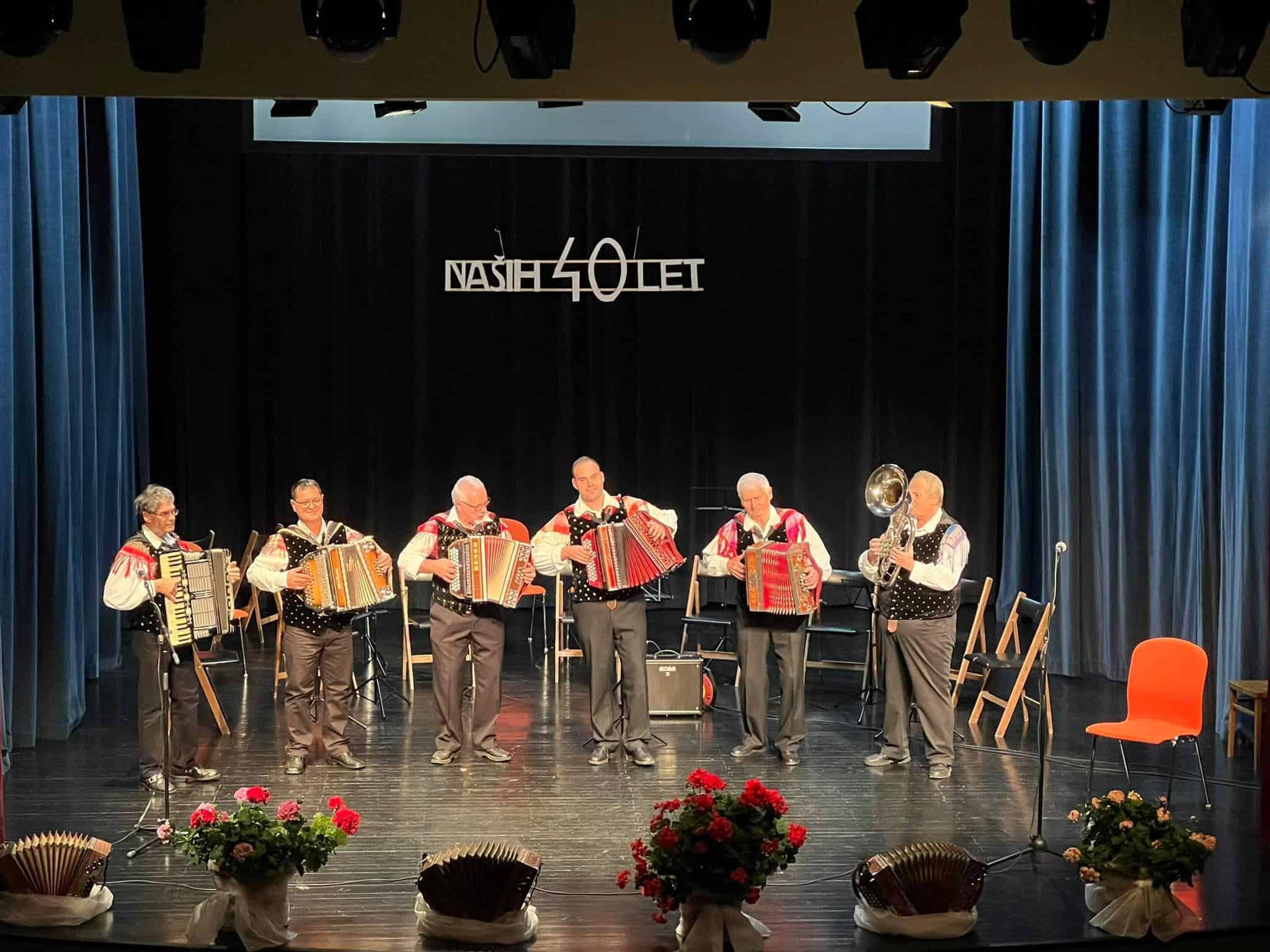 Posnetek prenosa v živo: Koncert ob 40-letnici Harmonikarskega orkestra KD Prežihov Voranc