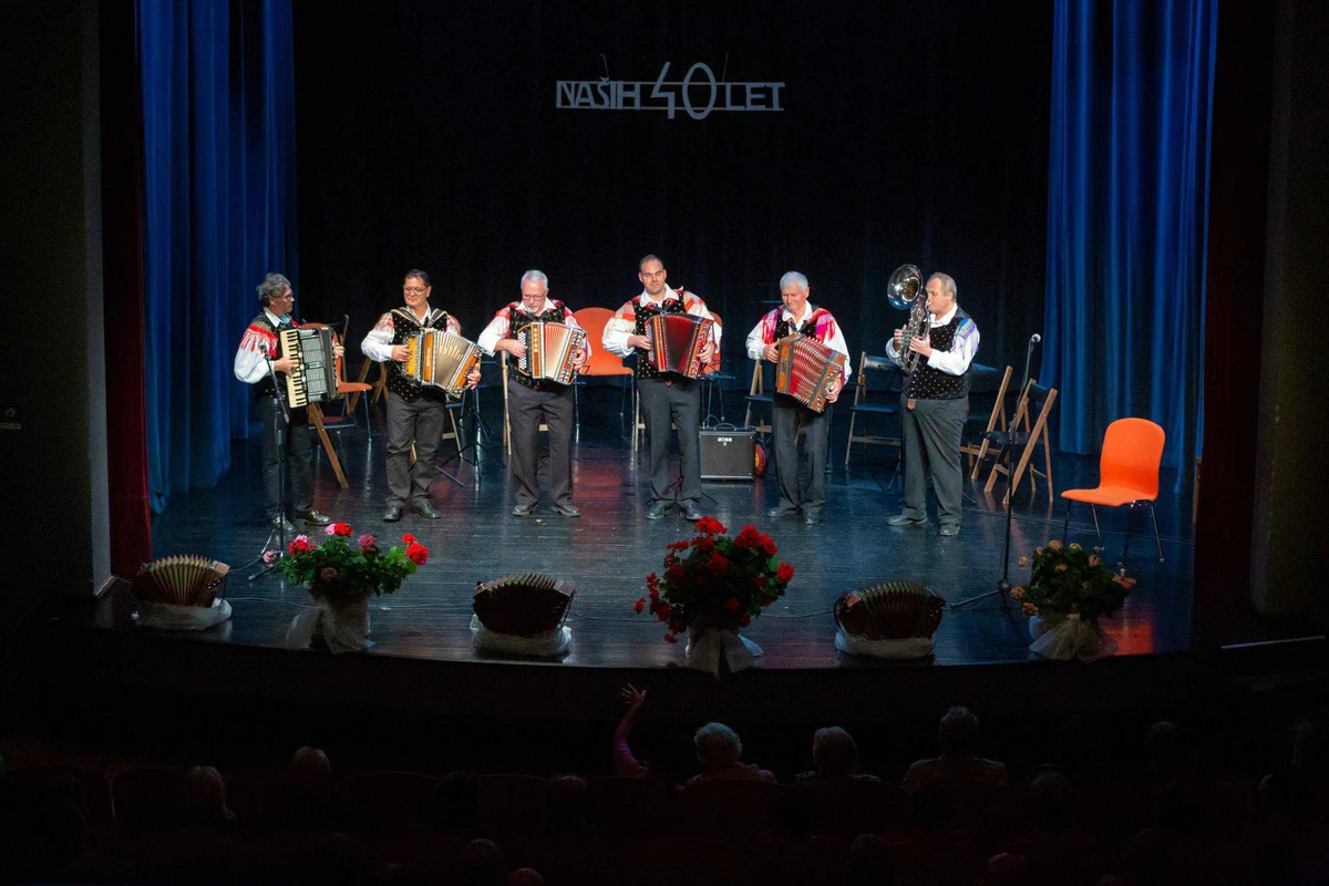 Ravenski harmonikarji v družbi gostov proslavili jubilejnih 40 let (FOTO in VIDEO)