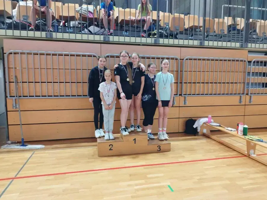 Badminton: Alma in Eva osvojili zlato