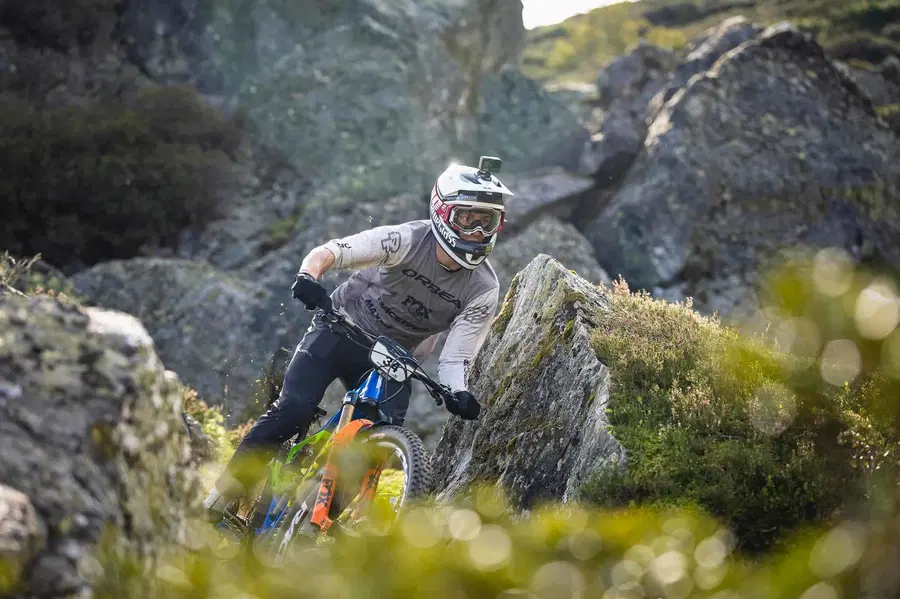 Na Ravnah pripravljajo cel dan “furanja” in zabave na kolesih ter druženja z našim najboljšim enduro jezdecem
