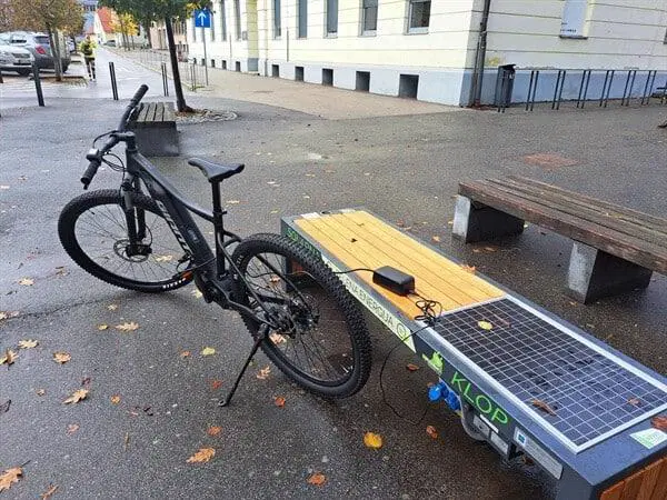 Mesto Slovenj Gradec je bogatejše za tri pametne klopi