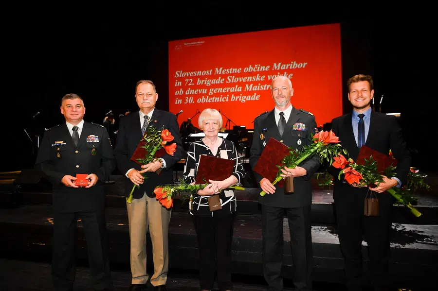 Maribor: Aljaž Verhovnik prejel spominsko priznanje generala Rudolfa Maistra