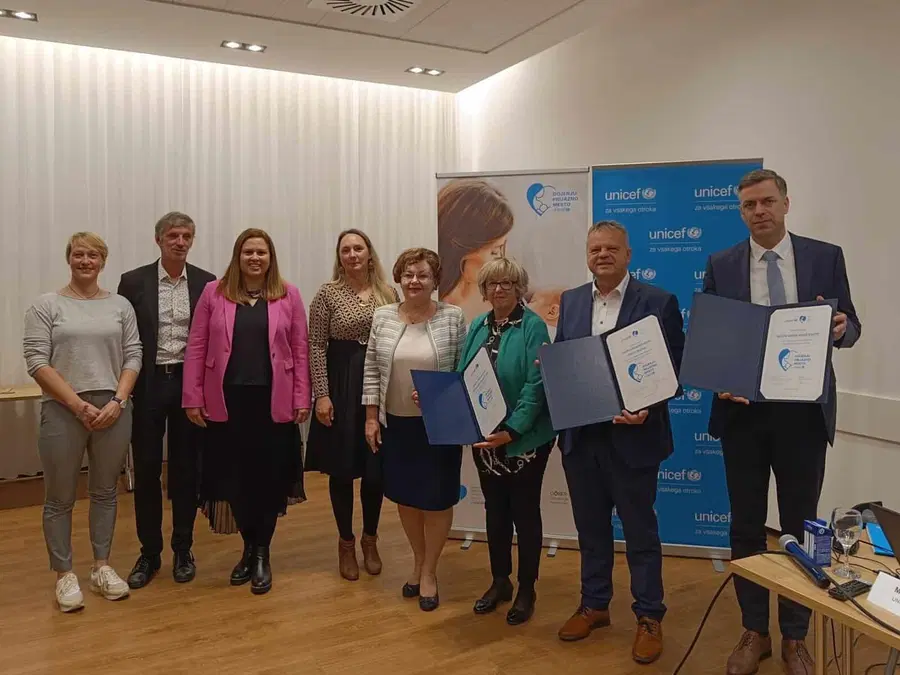 Slovenj Gradec in Mislinja sta prvi Dojenju prijazni mesti v Sloveniji (FOTO)