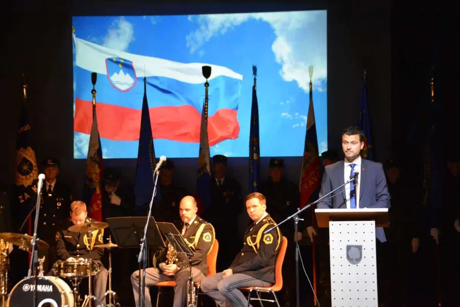 Ravne: Prednik slavnostni govornik na osrednji slovesnosti ob državnem prazniku - dnevu Rudolfa Maistra (FOTO)