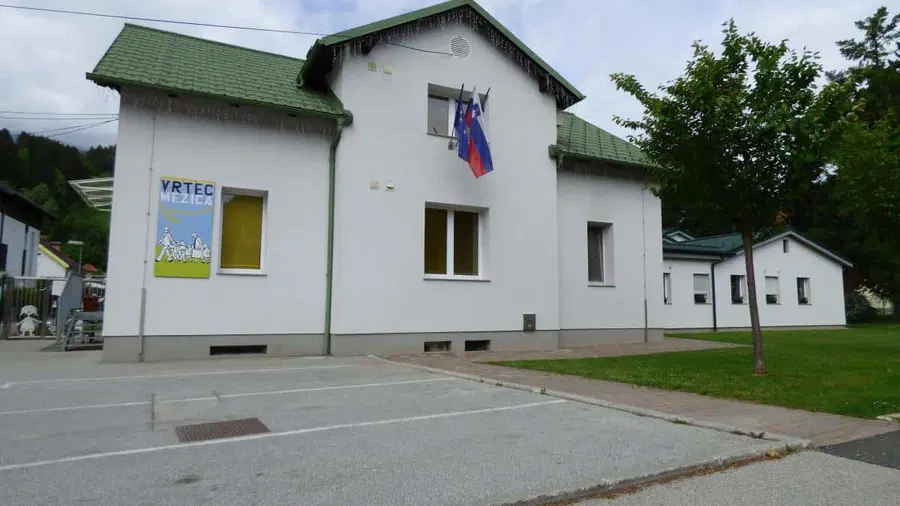 Vrtec Mežica vabi na dobrodelno tržnico rabljenih stvari ''Otroci podarjajo otrokom''.