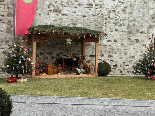 Kristjani opolnoči pričakali božič