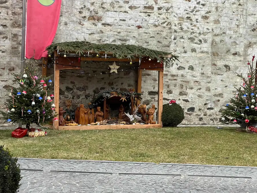 Kristjani danes s svečnico končujejo božični čas