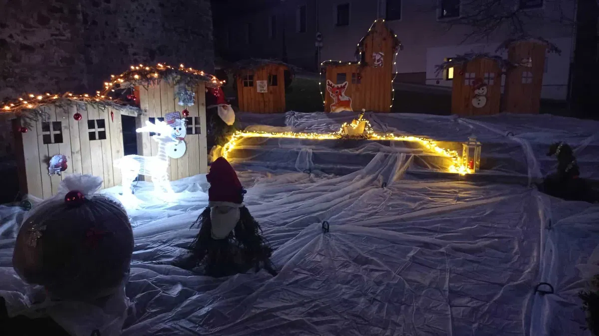 Zimska pravljica v Dravogradu na obraz otrokom pričarala nasmeh