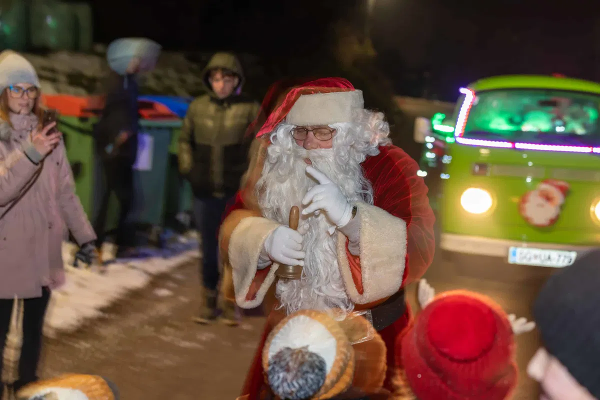 Še nekaj dni nas loči, ko bo Božiček obiskal vaške skupnosti in mestne četrti