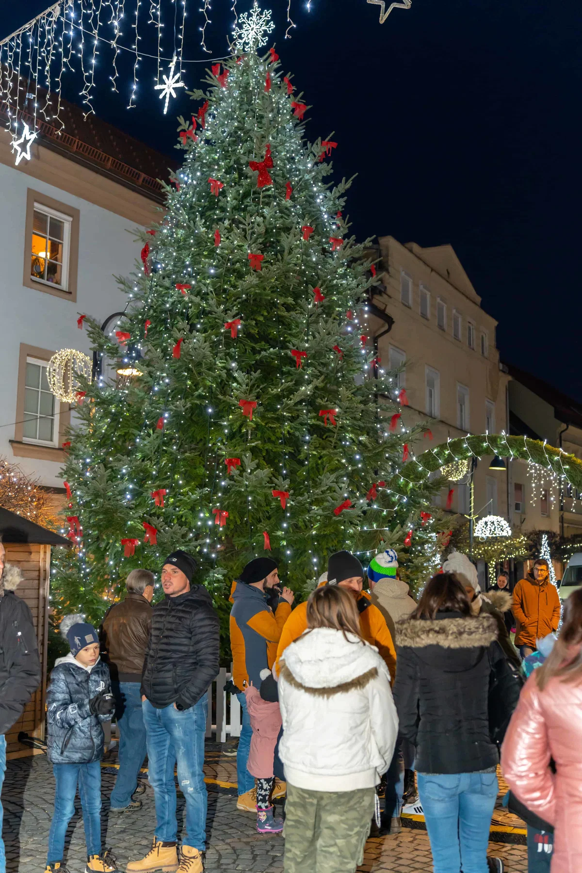 Novoletni dan v skladu z ljudsko dediščino sodi med tri božiče