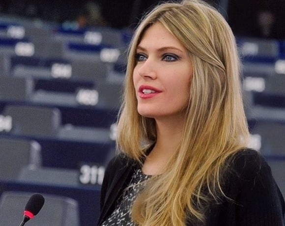 V preiskavi korupcije v Evropskem parlamentu zasegli 1,5 milijona evrov