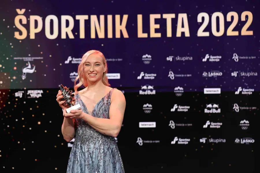 Kristjan Čeh, Urša Bogataj in mešana skakalna ekipa športniki leta 2022. Janja Garnpret na drugem mestu