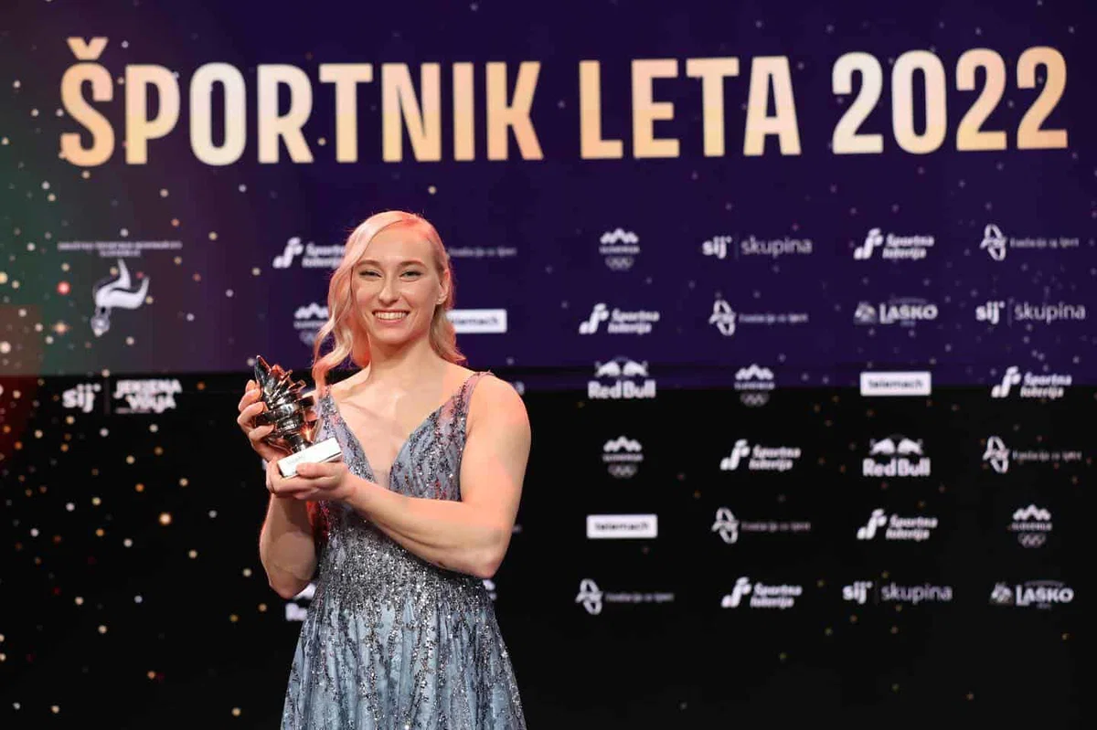 Kristjan Čeh, Urša Bogataj in mešana skakalna ekipa športniki leta 2022. Janja Garnpret na drugem mestu