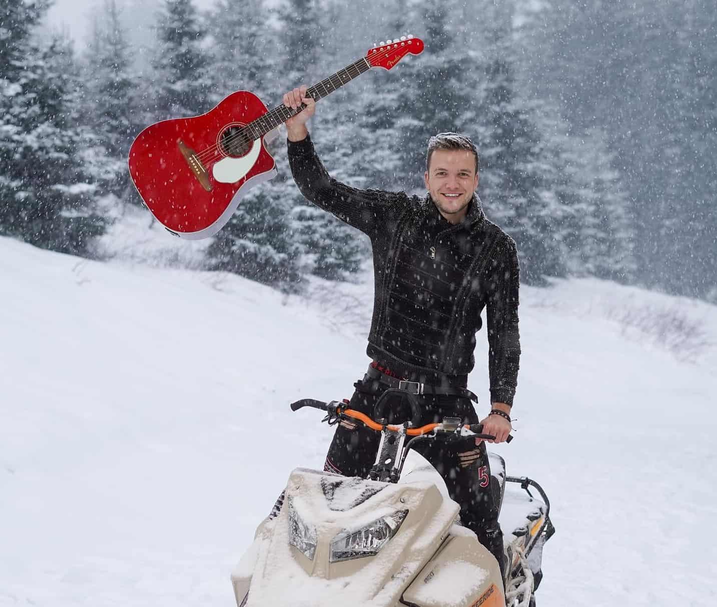 Luka Basi predstavil novo pesem: "Skijaška"