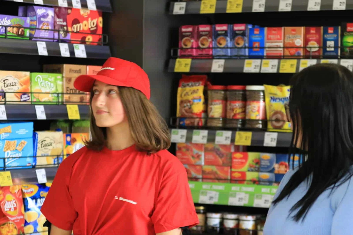 Najbolj iskan profil na trgu dela letos prodajalec