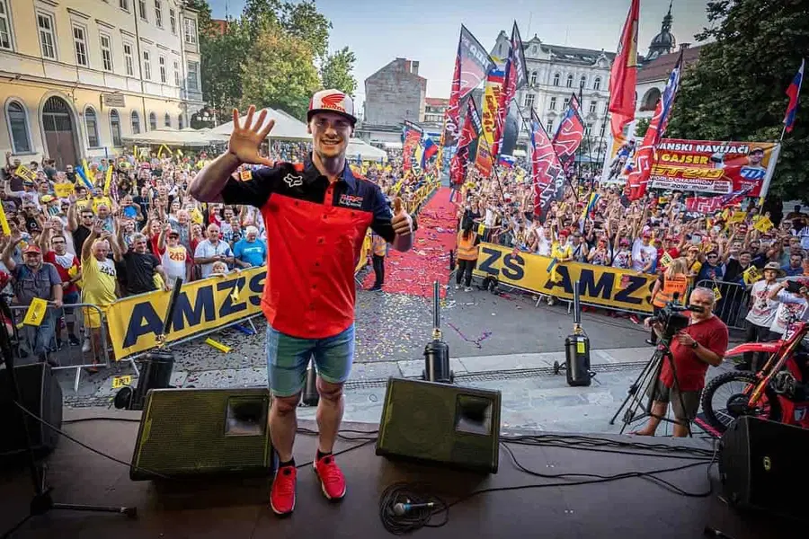 Gajser v Turčiji dosegel prvo zmago v sezoni 2023