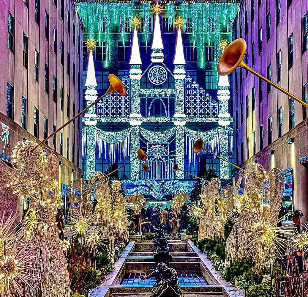 Svet bo po pandemiji covida v novo leto vstopil bolj sproščeno