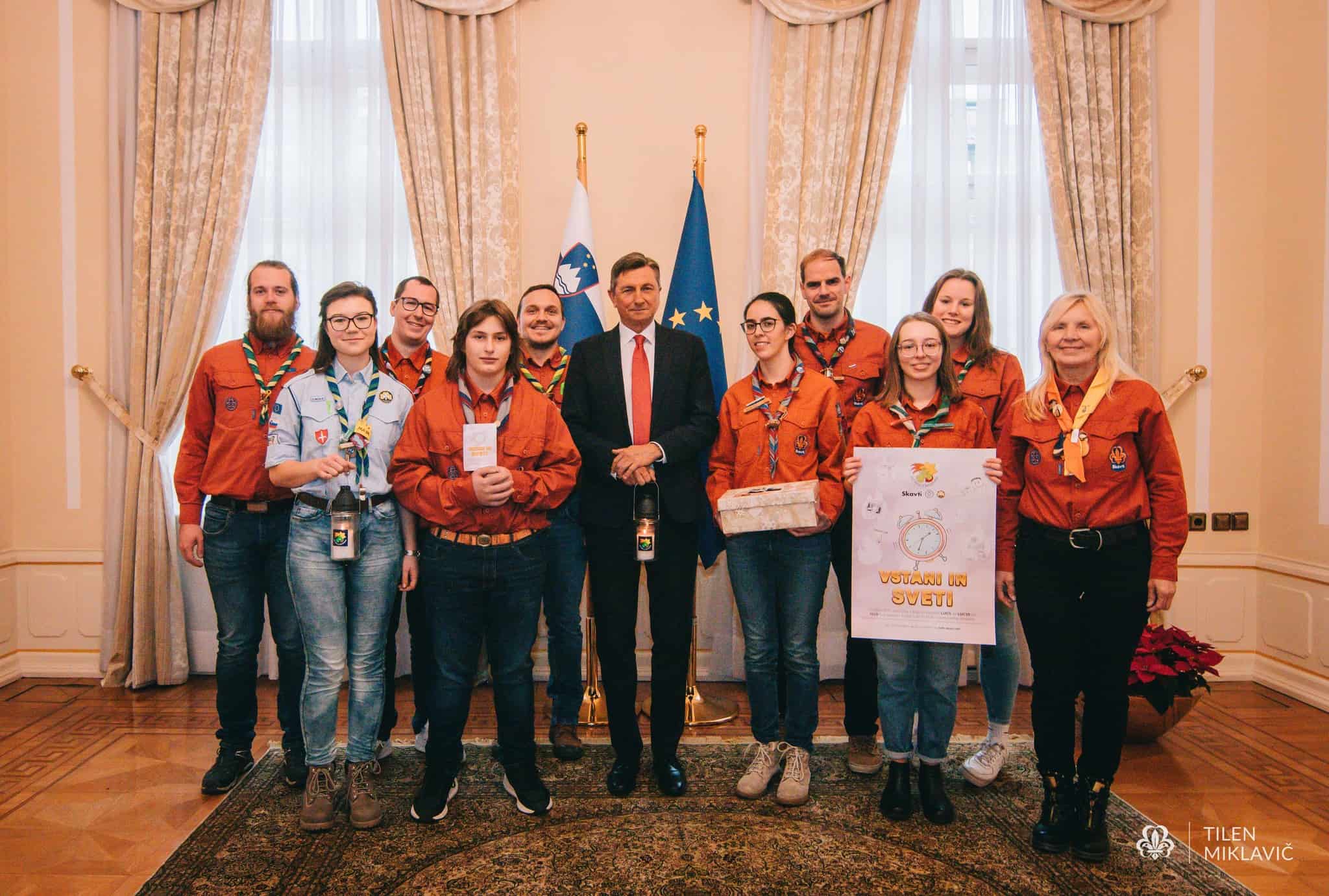 Pahor je tradicionalno sprejel Luč miru iz Betlehema