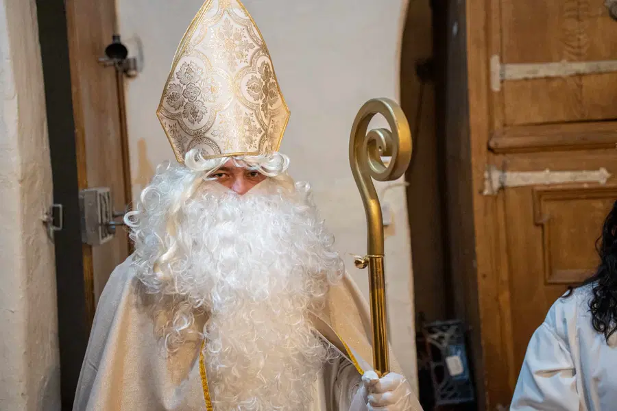 Prihaja prvi izmed treh decembrskih dobrih mož