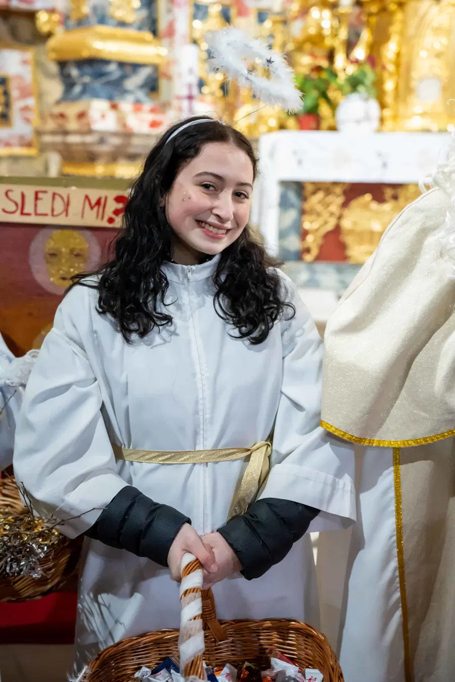 V Sloveniji 25 prebivalcev s priimkom <strong>Angel</strong> in skupno več kot sto Miklavžev