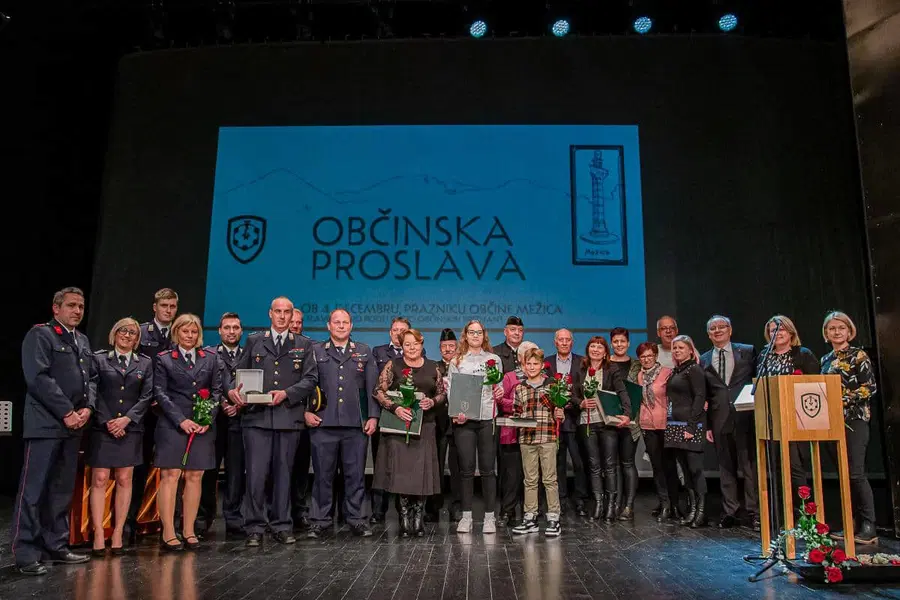 Na proslavi ob občinskem prazniku v Mežici podelili občinska priznanja (FOTO)