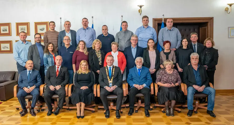 V Slovenj Gradcu s prvo sejo mestnega sveta potrjen nov občinski svet in novi - stari župan (FOTO in VIDEO)