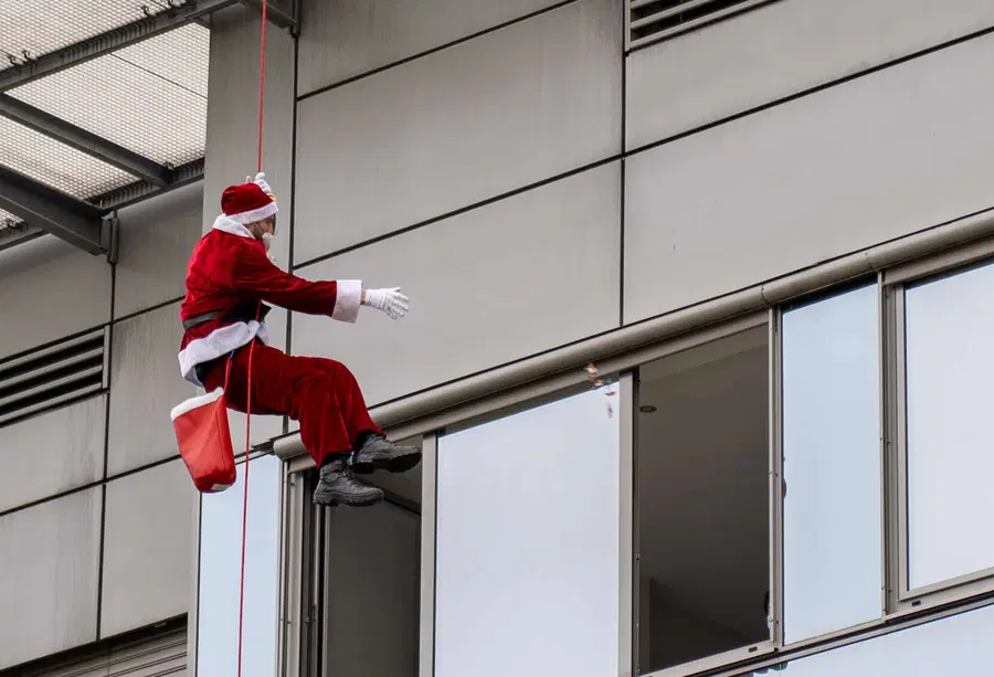 Praznična čarobnost SB Slovenj Gradec: Ponovno se bodo Božički spustili s heliporta