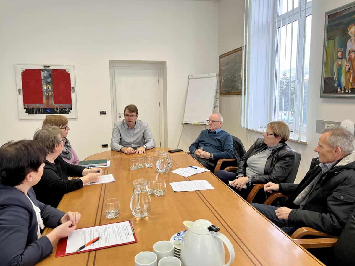 Koroški župani odločno zavračajo odločitve, vodile v slabšo dostopnost do zdravstvenih storitev