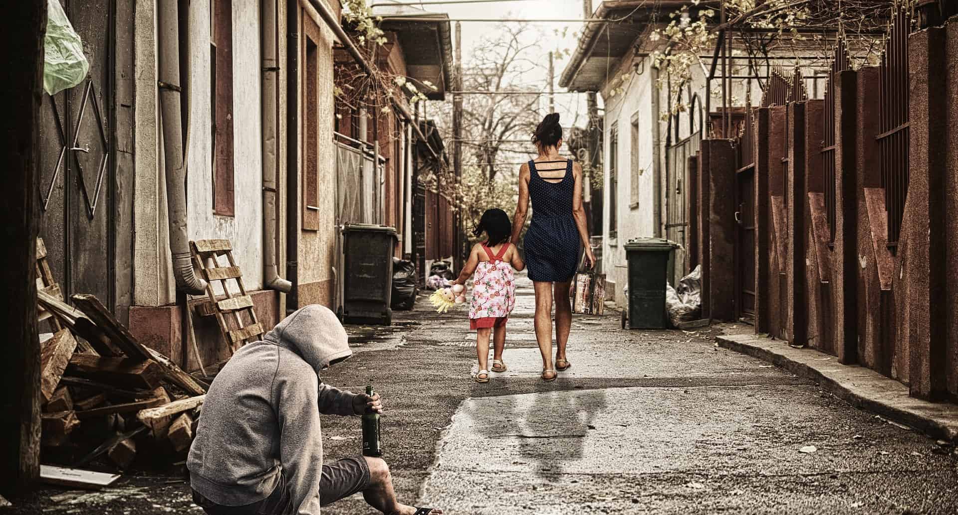 Društvo Projekt človek: Število tistih, ki zaradi alkohola trpijo, je bistveno večje od števila tistih, ki so z alkoholom zasvojeni