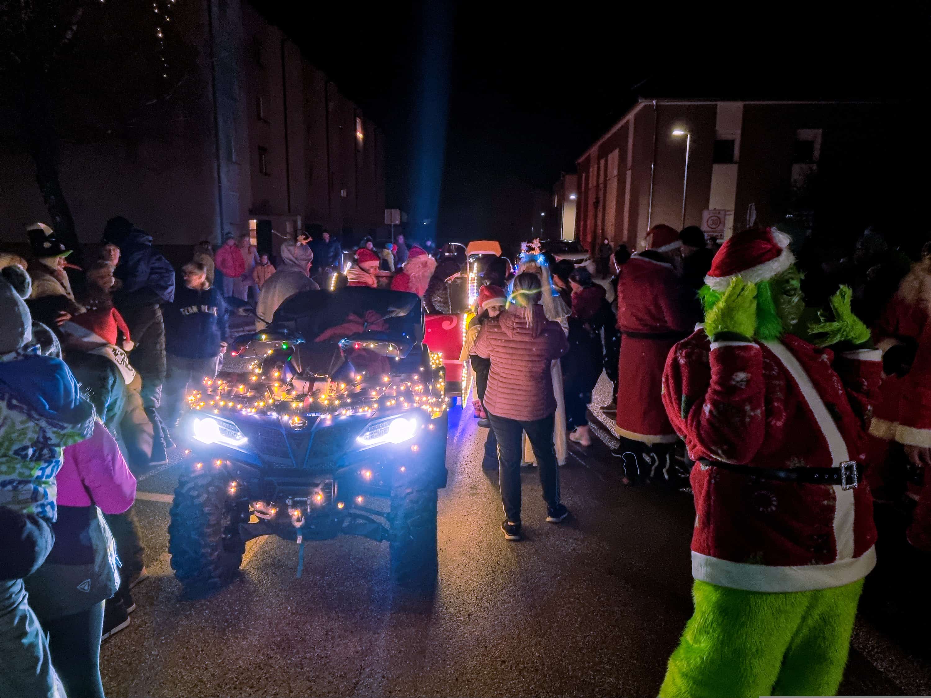 Danes bo otroke razveseljeval Božiček na štirikolesniku