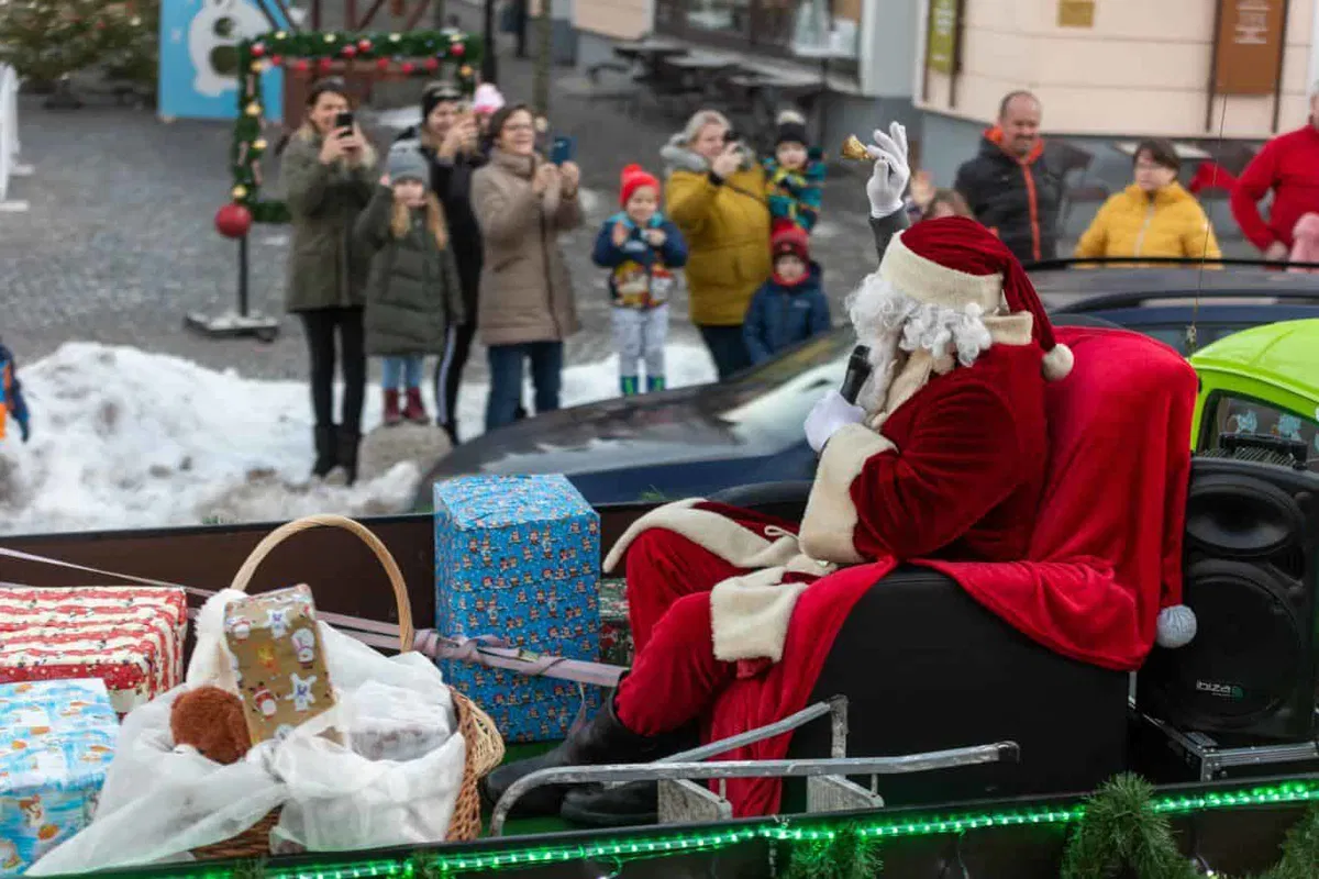 V mestne četrti in vaške skupnosti MO Slovenj Gradec prihaja Božiček s spremstvom
