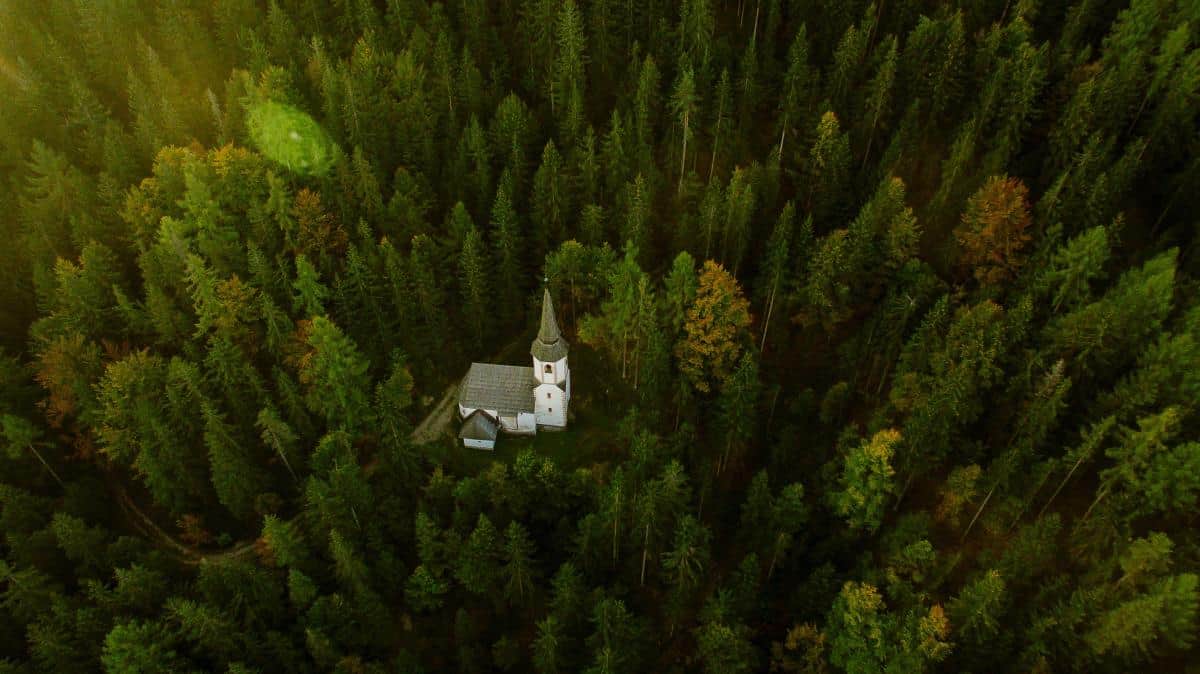 Razpisan je fotografski natečaj Mežica v 4 letnih časih