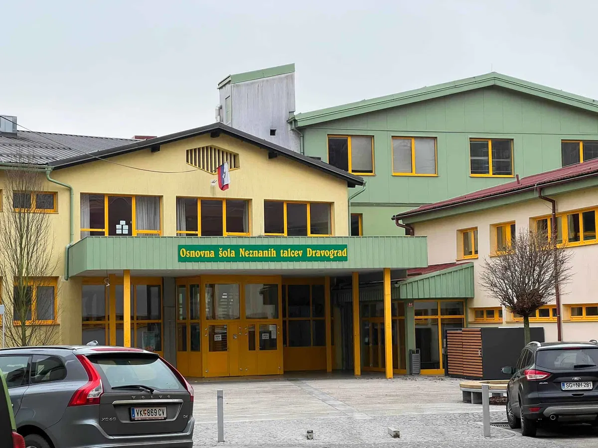 FOTO: V Dravogradu so otroški glasovi tekmovali na Območnem srečanju otroških in mladinskih pevskih zborov