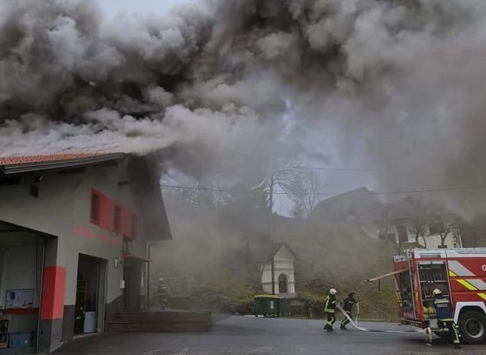 Včerajšnji požar v gasilskem domu povzročil ogromno materialne škode (FOTO)