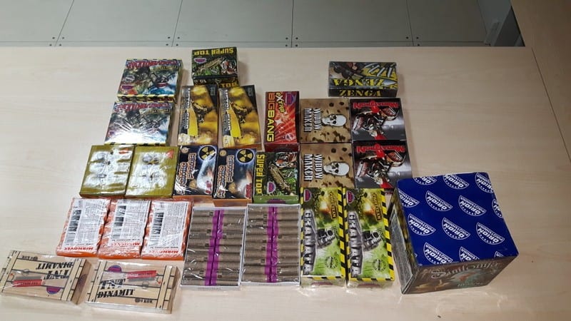 S pirotehniko se je huje poškodoval otrok