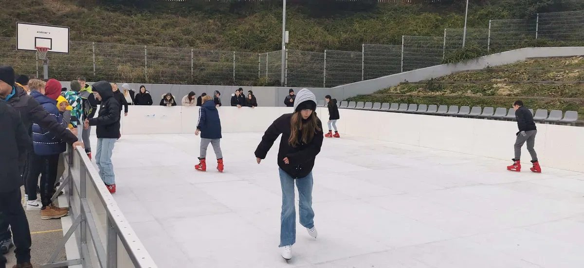 Z otvoritvijo so v Dravogradu danes uradno odprli drsališče