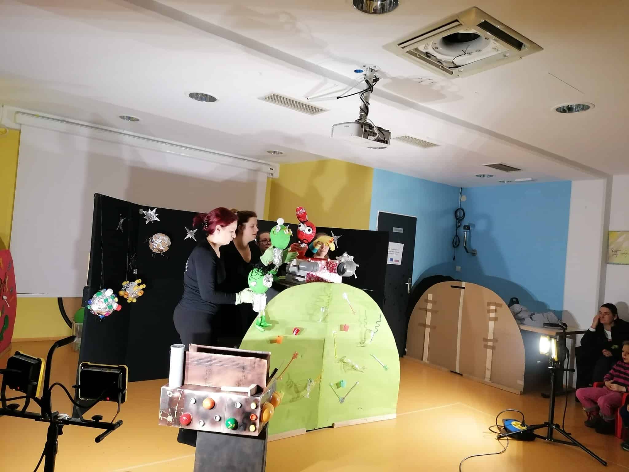 Dedek Mraz Rdečega križa Dravograd obdaril otroke