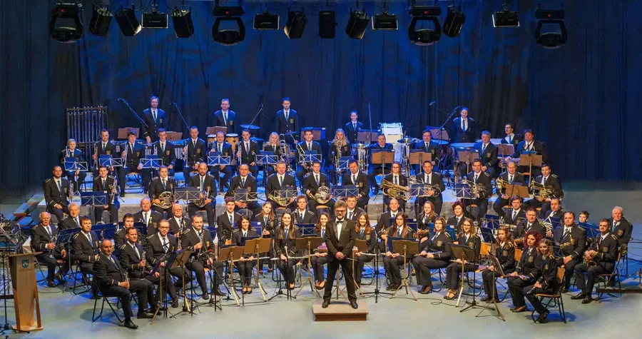 Vabilo na božično novoletni koncert Pihalnega orkestra Slovenj Gradec