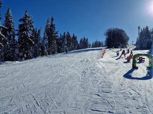 Smuka na slovenskih smučiščih bo nekaj evrov dražja