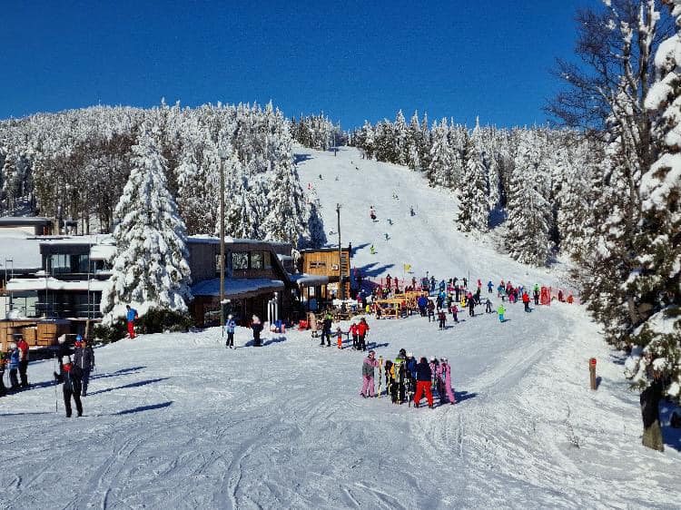 Na smučišču Kope se je poškodoval smučar