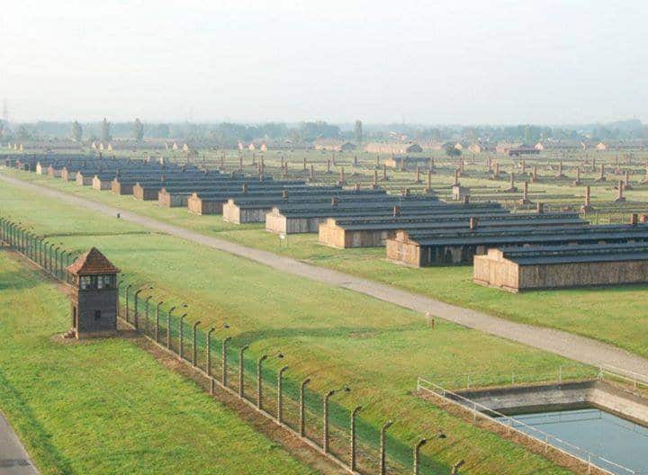 Svet se spominja žrtev holokavsta