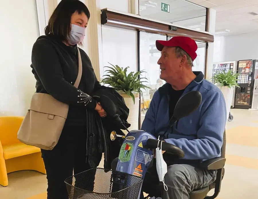 Poslanka DZ Alenka Hebl na obisku v Koroškem domu starostnikov Črneče