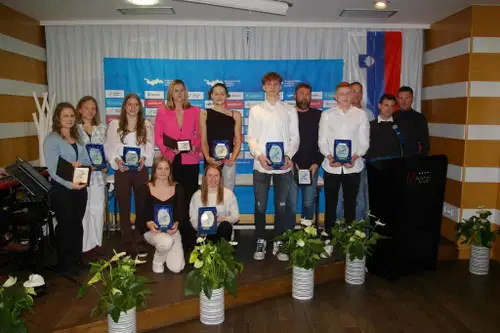 Plavalca leta 2022 sta Katja Fain in Peter John Stevens. Med najboljšimi tudi Hana Sekuti in Nija Gerdej iz Fužinarja
