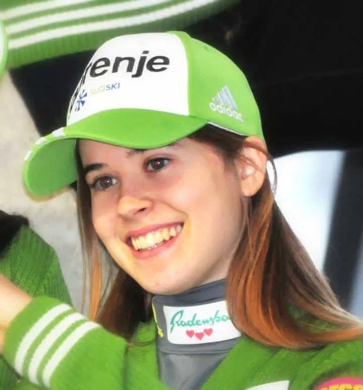 Urša Bogataj si je strgala križno vez, sezona končana