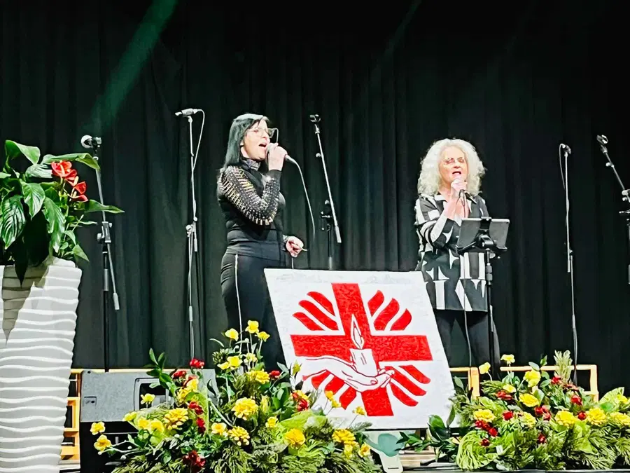 Na Prevaljah so sinoči izpeljali uspešen dobrodelni koncert za družine v stiski