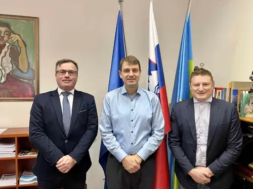 Danes je na Ravnah na Koroškem gostoval slovenski veleposlanik v BiH