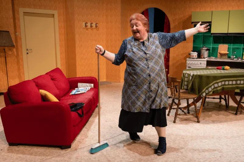 Jutrišnja predstava ''Za vse sem sama'' v KC Ravne odpade