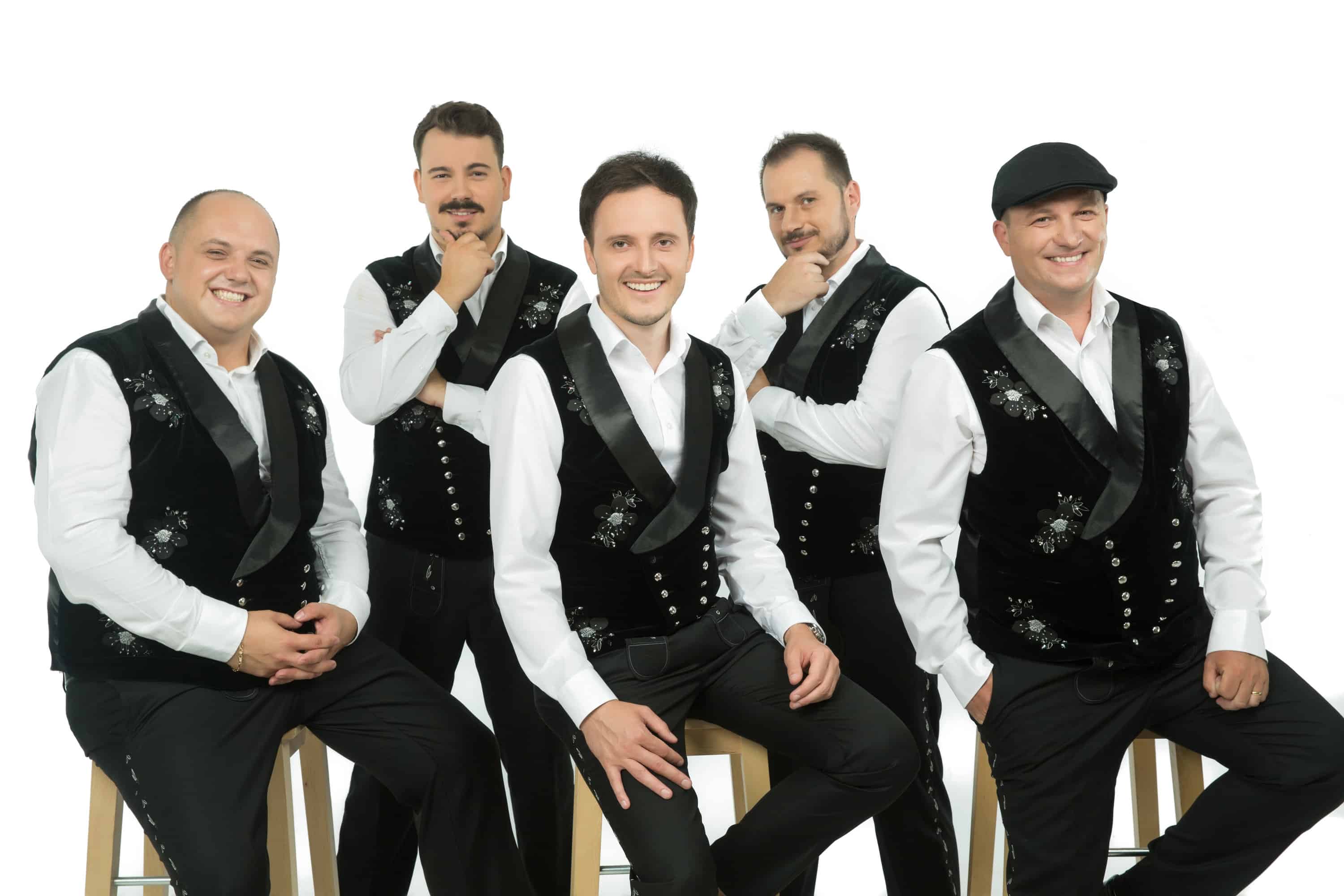 V Dravogradu z Modrijani prirejajo nepozaben večer ob dnevu žena